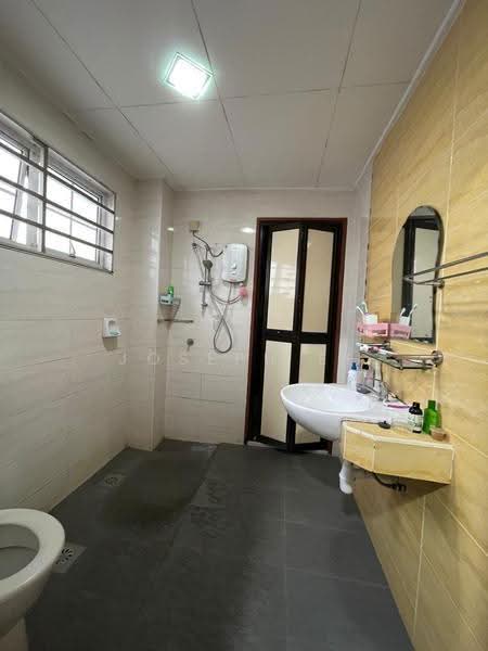 Rumah Teres untuk Dijual di Laman Rimbunan (Kepong) - Joseph Ee - Bathroom - PropertyGuru.com.my