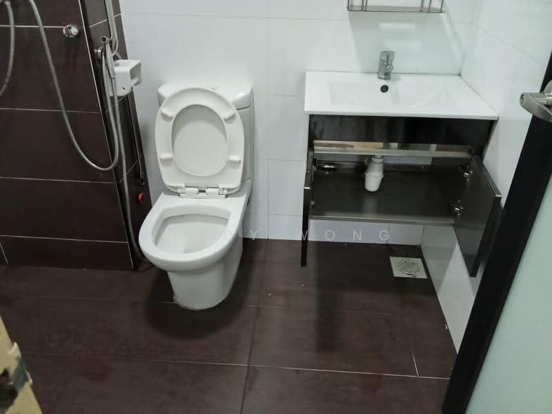 Pangsapuri untuk Dijual di East Bay (Seri Bayan) - Wendy Wong - Bathroom - PropertyGuru.com.my