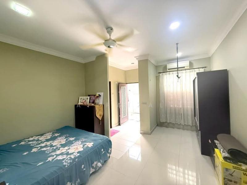 Semi-Detached House for Sale in Bandar Seri Putra (Bangi) - Ai Faizal - PropertyGuru.com.my