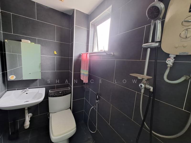 2-storey Terraced House for Sale in TAMAN PUCHONG UTAMA (Puchong) - Shanice Low - Bathroom - PropertyGuru.com.my