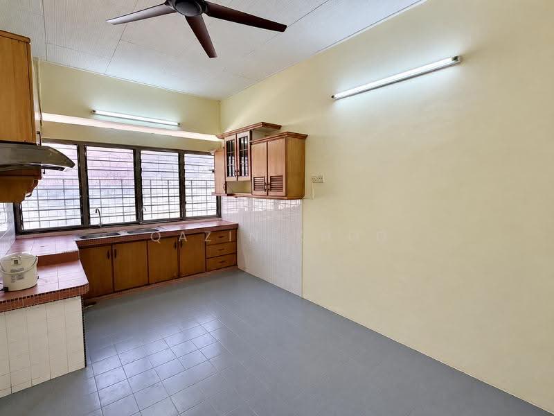 1-storey Terraced House for Sale in New Pasir Puteh (Ipoh) - Qazin Khoo - Kitchen - PropertyGuru.com.my