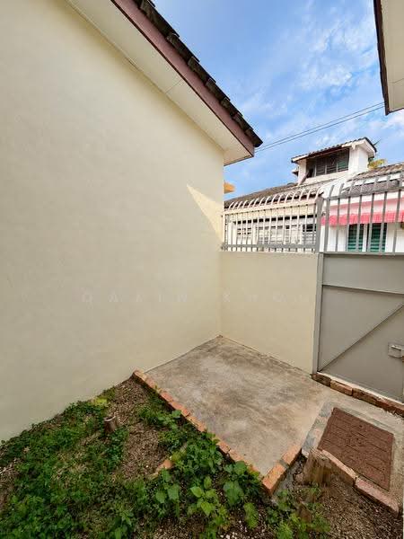 1-storey Terraced House for Sale in New Pasir Puteh (Ipoh) - Qazin Khoo - Exterior - PropertyGuru.com.my