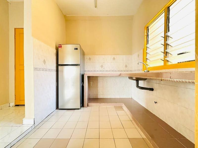 Pangsapuri untuk Dijual di Intana Ria - Izzati Mat - Kitchen - PropertyGuru.com.my