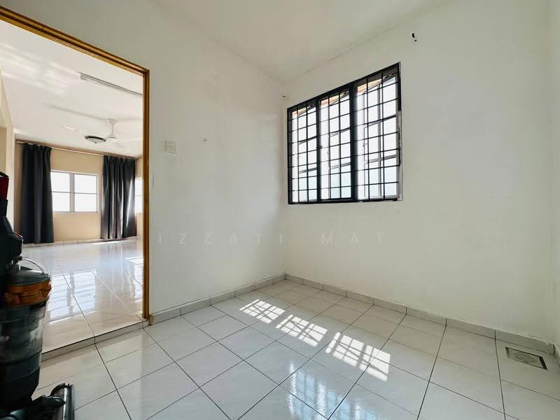 Pangsapuri untuk Dijual di Intana Ria - Izzati Mat - Living Room - PropertyGuru.com.my