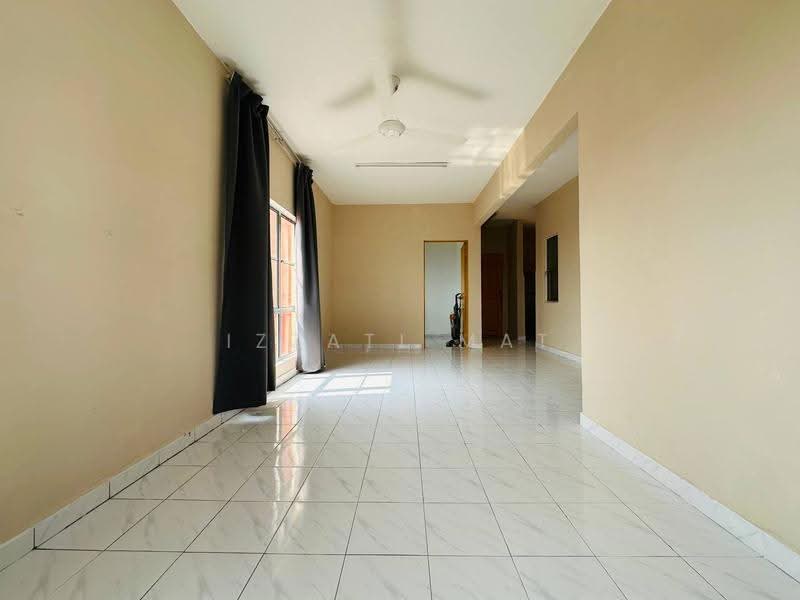 Pangsapuri untuk Dijual di Intana Ria - Izzati Mat - Living Room - PropertyGuru.com.my