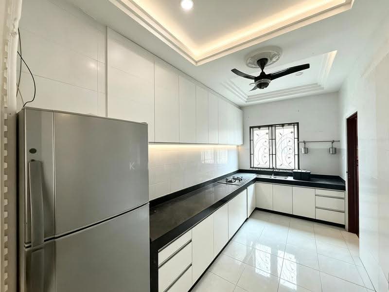 Rumah Teres 2-Tingkat untuk Dijual di Kota Puteri (Batu Arang) - Kelvin . - Kitchen - PropertyGuru.com.my