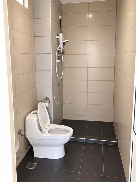 Kediaman Servis untuk Disewa di D'carlton (Residensi Seri Mega) - Celina Chong - Bathroom - PropertyGuru.com.my