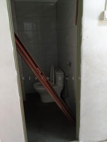 Kedai / Pejabat untuk Disewa di Raja Chulan (KL City Centre) - Kevin Chen - Bathroom - PropertyGuru.com.my