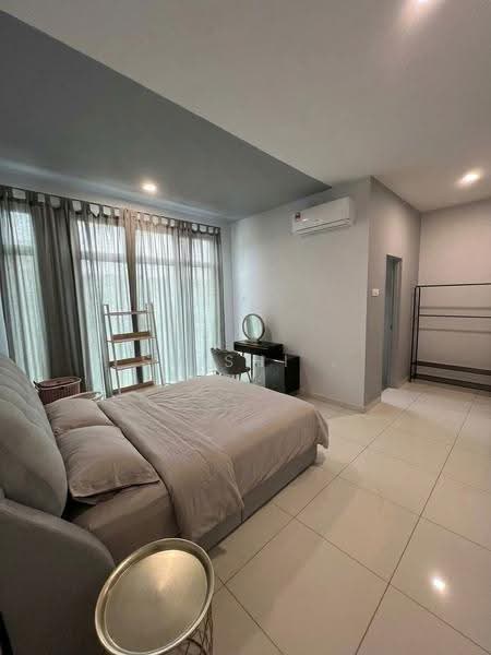 2-storey Terraced House for Sale in Taman Sutera Utama (Skudai) - Shishi . - Bedroom - PropertyGuru.com.my