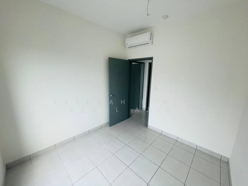 Service Residence for Sale at E'Island Lake Haven - Rafedah Binti Abdul Aziz - Bedroom - PropertyGuru.com.my