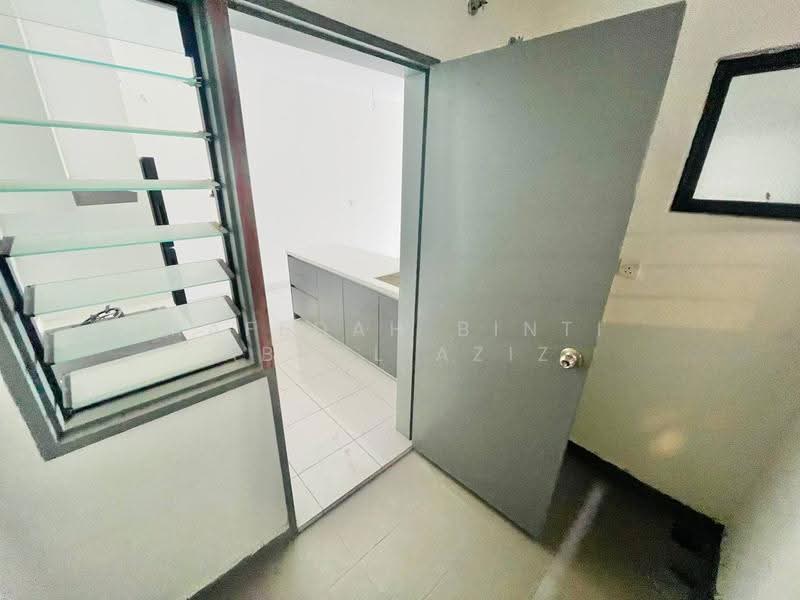 Service Residence for Sale at E'Island Lake Haven - Rafedah Binti Abdul Aziz - Yard - PropertyGuru.com.my