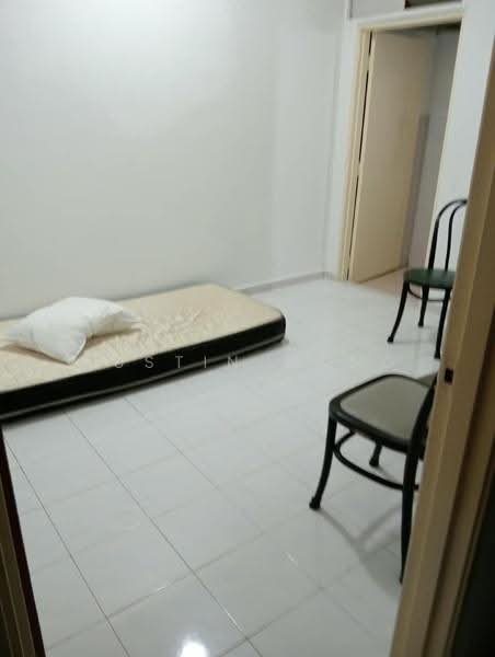 Rumah Flat untuk Disewa di Taman Orkid - Justin Wong - Bedroom - PropertyGuru.com.my