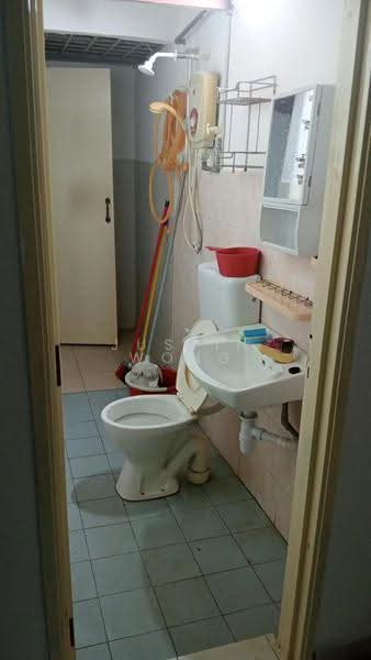 Rumah Flat untuk Disewa di Taman Orkid - Justin Wong - Bathroom - PropertyGuru.com.my