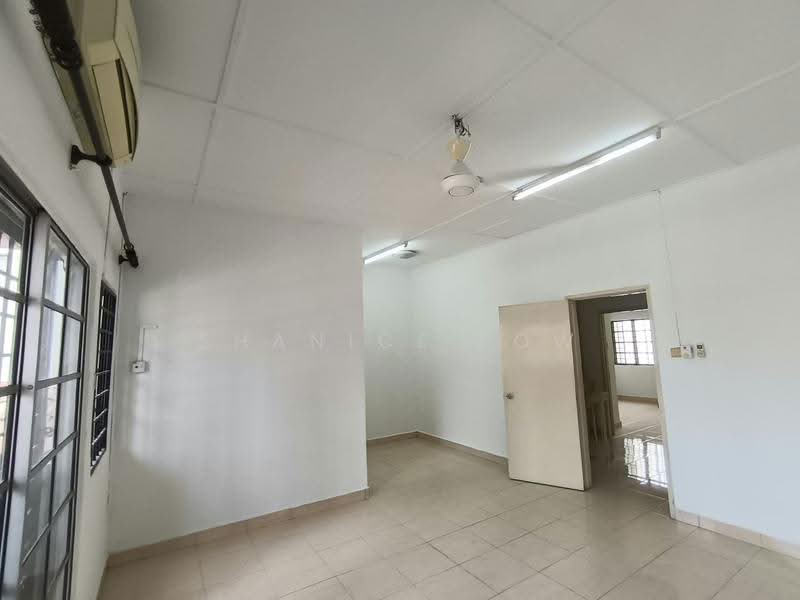 2-storey Terraced House for Sale in Bandar Puteri Puchong (Puchong) - Shanice Low - Living Room - PropertyGuru.com.my