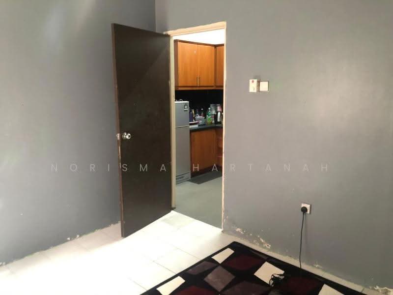 1-storey Terraced House for Sale in Bandar Mahkota Cheras (Cheras) - Norisma Hartanah - Kitchen - PropertyGuru.com.my