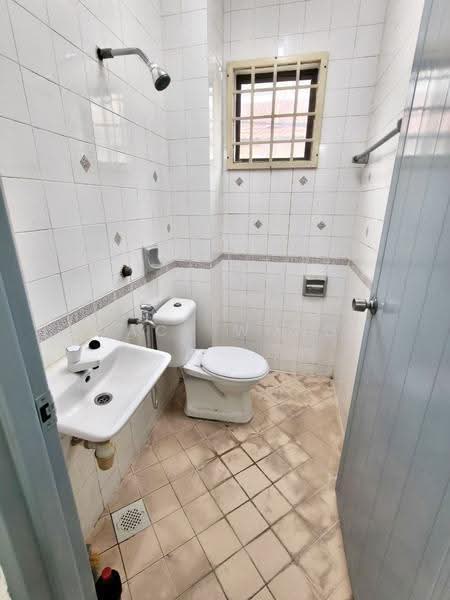 2-storey Terraced House for Sale in Taman Tan Sri Yaacob (Johor Bahru) - Jack Wong - Bathroom - PropertyGuru.com.my