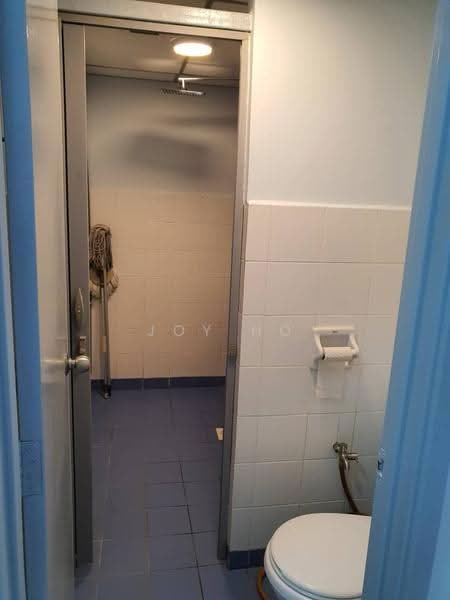 Flat for Sale at Perdana Kondominium - Joy Ho - Bathroom - PropertyGuru.com.my