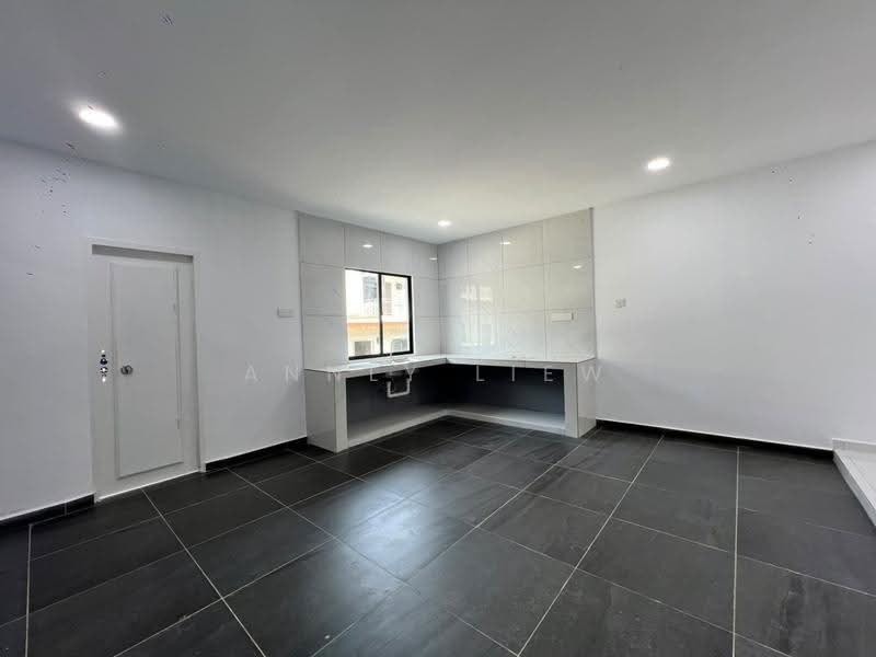 2-storey Terraced House for Sale in Johor Bahru (Johor) - Annly Liew - Kitchen - PropertyGuru.com.my