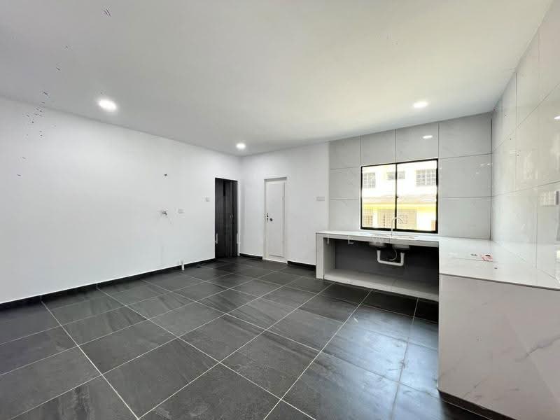 2-storey Terraced House for Sale in Johor Bahru (Johor) - Annly Liew - Kitchen - PropertyGuru.com.my