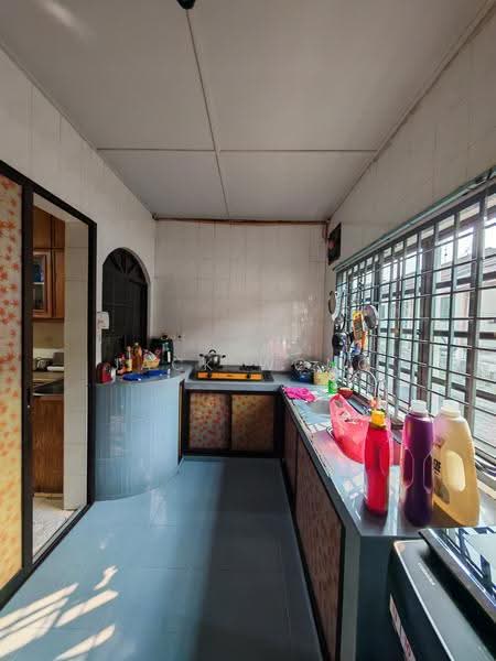 Rumah Teres 1-Tingkat untuk Dijual di Taman Putri Kulai (Kulai) - Jack Wong - Kitchen - PropertyGuru.com.my