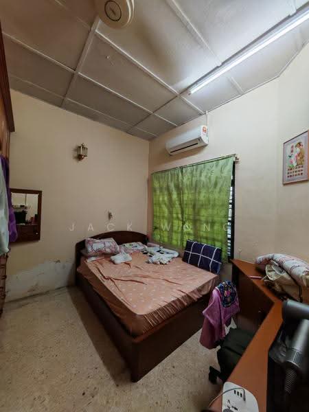 Rumah Teres 1-Tingkat untuk Dijual di Taman Putri Kulai (Kulai) - Jack Wong - Bedroom - PropertyGuru.com.my