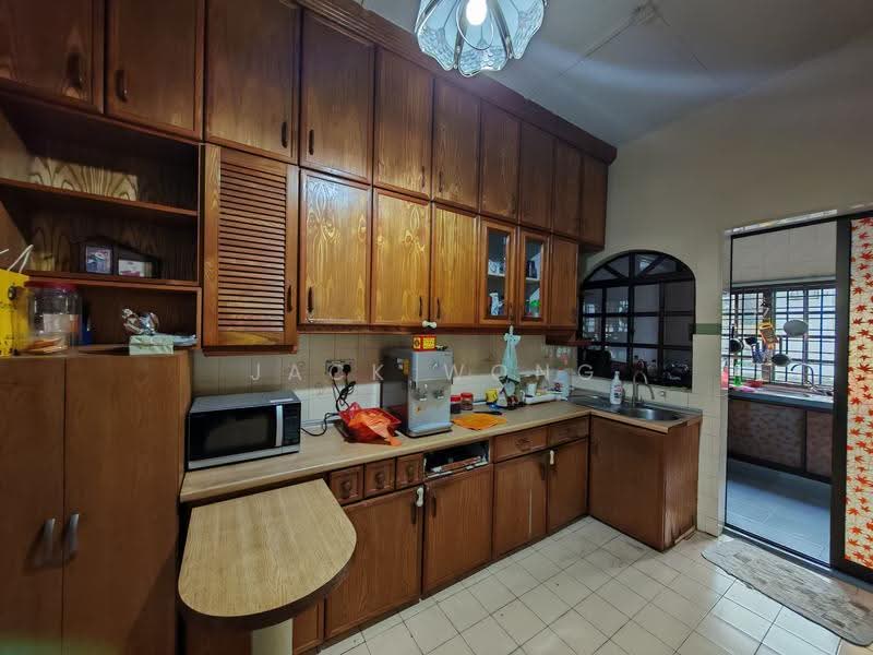 Rumah Teres 1-Tingkat untuk Dijual di Taman Putri Kulai (Kulai) - Jack Wong - Kitchen - PropertyGuru.com.my