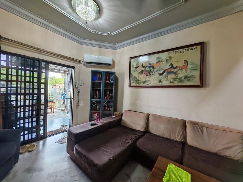 Rumah Teres 1-Tingkat untuk Dijual di Taman Putri Kulai (Kulai) - Jack Wong - Living Room - PropertyGuru.com.my