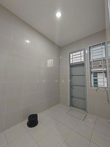 Rumah Teres 1-Tingkat untuk Disewa di Bandar Putra Kulai (Kulai) - JH Yap - Kitchen - PropertyGuru.com.my