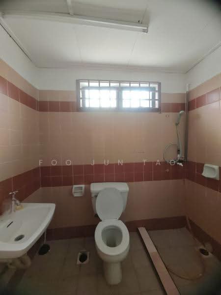 2-storey Terraced House for Rent in Taman Mount Austin (Tebrau) - Foo Jun Tao - Bathroom - PropertyGuru.com.my