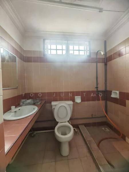 2-storey Terraced House for Rent in Taman Mount Austin (Tebrau) - Foo Jun Tao - Bathroom - PropertyGuru.com.my