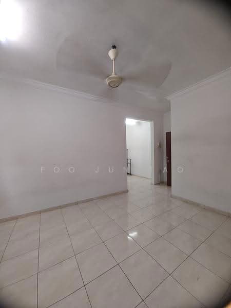2-storey Terraced House for Rent in Taman Mount Austin (Tebrau) - Foo Jun Tao - Living Room - PropertyGuru.com.my