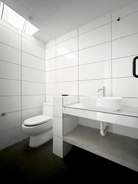 Pejabat untuk Disewa di Taman Tun Dr Ismail (Kuala Lumpur) - Leena Tan - Bathroom - PropertyGuru.com.my