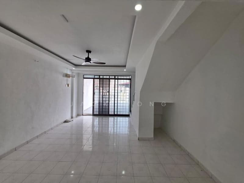 Rumah Teres 2-Tingkat untuk Dijual di Taman Kota Masai (Pasir Gudang) - Jack Wong - Living Room - PropertyGuru.com.my
