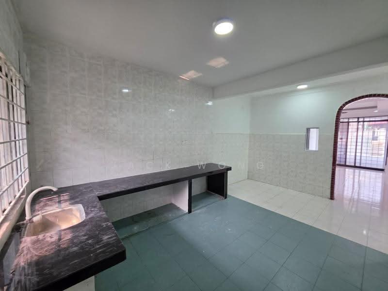Rumah Teres 2-Tingkat untuk Dijual di Taman Kota Masai (Pasir Gudang) - Jack Wong - Kitchen - PropertyGuru.com.my