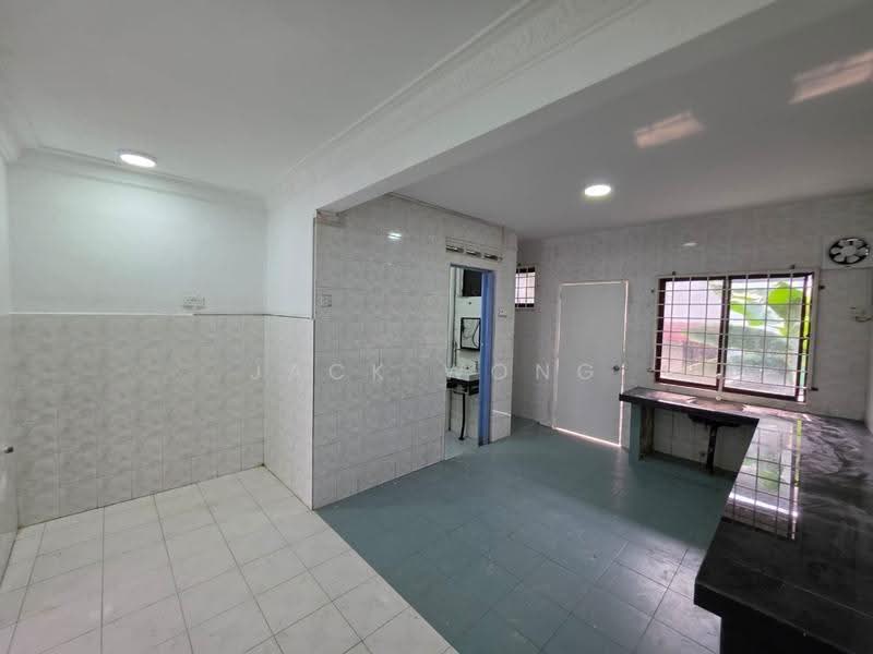 Rumah Teres 2-Tingkat untuk Dijual di Taman Kota Masai (Pasir Gudang) - Jack Wong - Kitchen - PropertyGuru.com.my