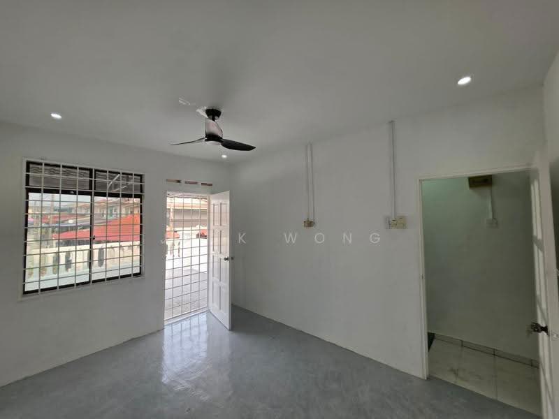 Rumah Teres 2-Tingkat untuk Dijual di Taman Kota Masai (Pasir Gudang) - Jack Wong - Interior - PropertyGuru.com.my