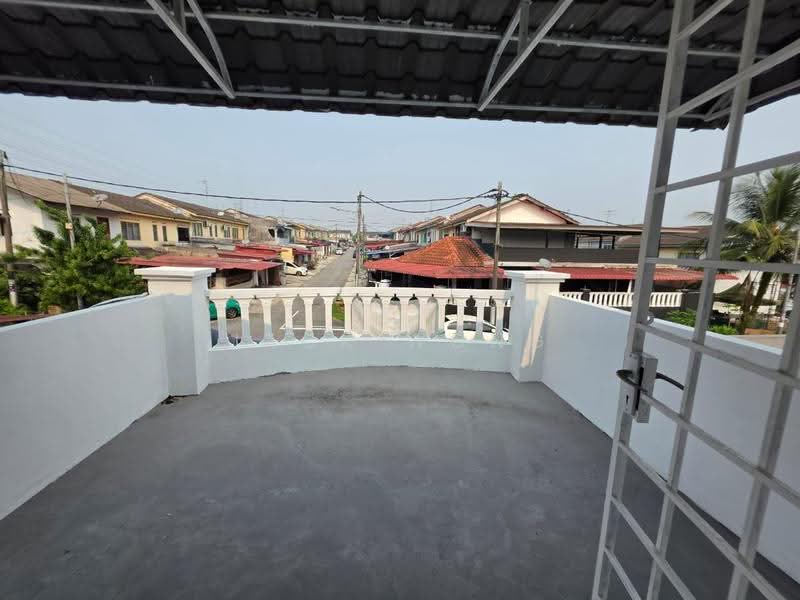 Rumah Teres 2-Tingkat untuk Dijual di Taman Kota Masai (Pasir Gudang) - Jack Wong - Balcony - PropertyGuru.com.my