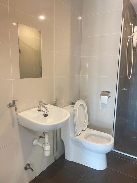 Kediaman Servis untuk Dijual di Boulevard 51 - Edmund Goh - Bathroom - PropertyGuru.com.my