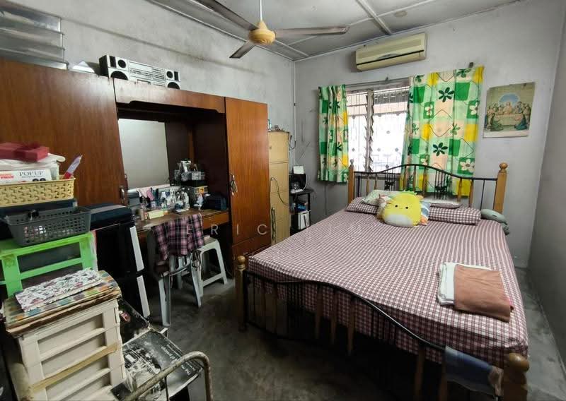 Rumah Banglo untuk Dijual di SS1 (Petaling Jaya) - Eric Lim - Bedroom - PropertyGuru.com.my