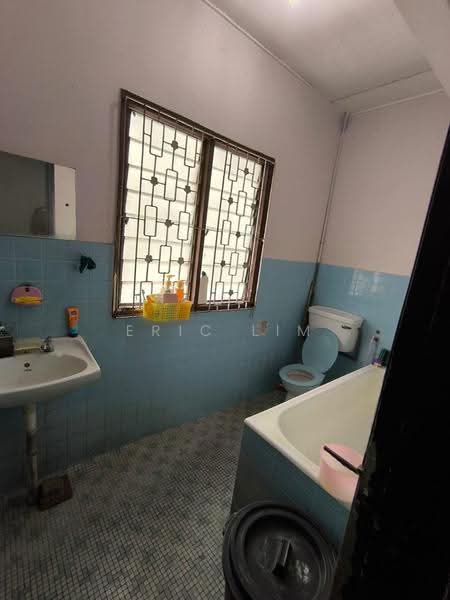 Rumah Banglo untuk Dijual di SS1 (Petaling Jaya) - Eric Lim - Bathroom - PropertyGuru.com.my