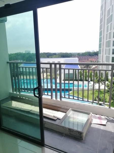 Kediaman Servis untuk Dijual di 8Scape Residence @ Sutera - Allen Leow - Balcony - PropertyGuru.com.my