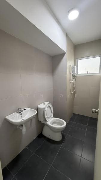 Rumah Flat untuk Disewa di PANGSAPURI AMANSIARA - Reen Loke - Bathroom - PropertyGuru.com.my