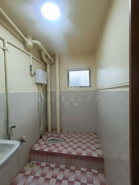 Rumah Flat untuk Disewa di Flat Bandar Selesa Jaya @ Jalan Silat Gayong - Nicholas Low - Bathroom - PropertyGuru.com.my