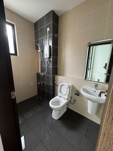 Rumah Teres 2-Tingkat untuk Disewa di Bandar Bukit Raja (Klang) - Eric Teh - Bathroom - PropertyGuru.com.my