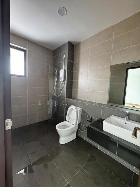 Rumah Teres 2-Tingkat untuk Disewa di Bandar Bukit Raja (Klang) - Eric Teh - Bathroom - PropertyGuru.com.my