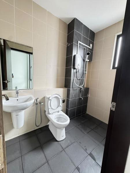 Rumah Teres 2-Tingkat untuk Disewa di Bandar Bukit Raja (Klang) - Eric Teh - Bathroom - PropertyGuru.com.my