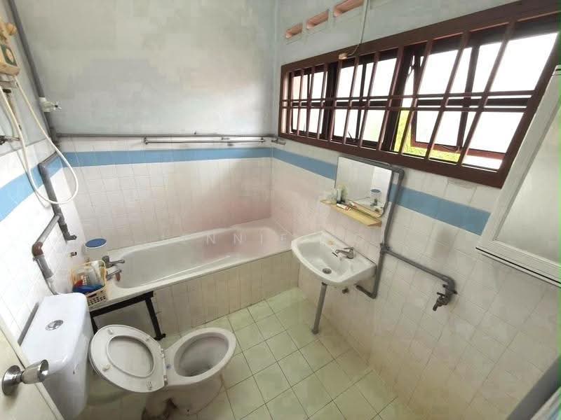 Semi-Detached House for Sale in Johor Bahru (Johor) - Jennie Ooi - Bathroom - PropertyGuru.com.my