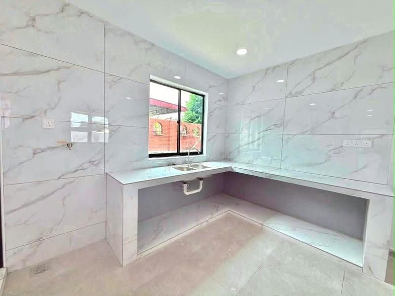1-storey Terraced House for Sale in Taman Puteri Wangsa (Ulu Tiram) - Jennie Ooi - Kitchen - PropertyGuru.com.my