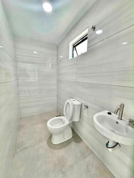 1-storey Terraced House for Sale in Taman Puteri Wangsa (Ulu Tiram) - Jennie Ooi - Bathroom - PropertyGuru.com.my