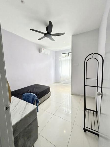 2-storey Terraced House for Sale in Taman Sutera Utama (Skudai) - Yik Tat - Bedroom - PropertyGuru.com.my
